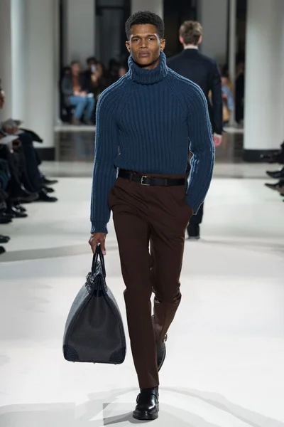 Look 14